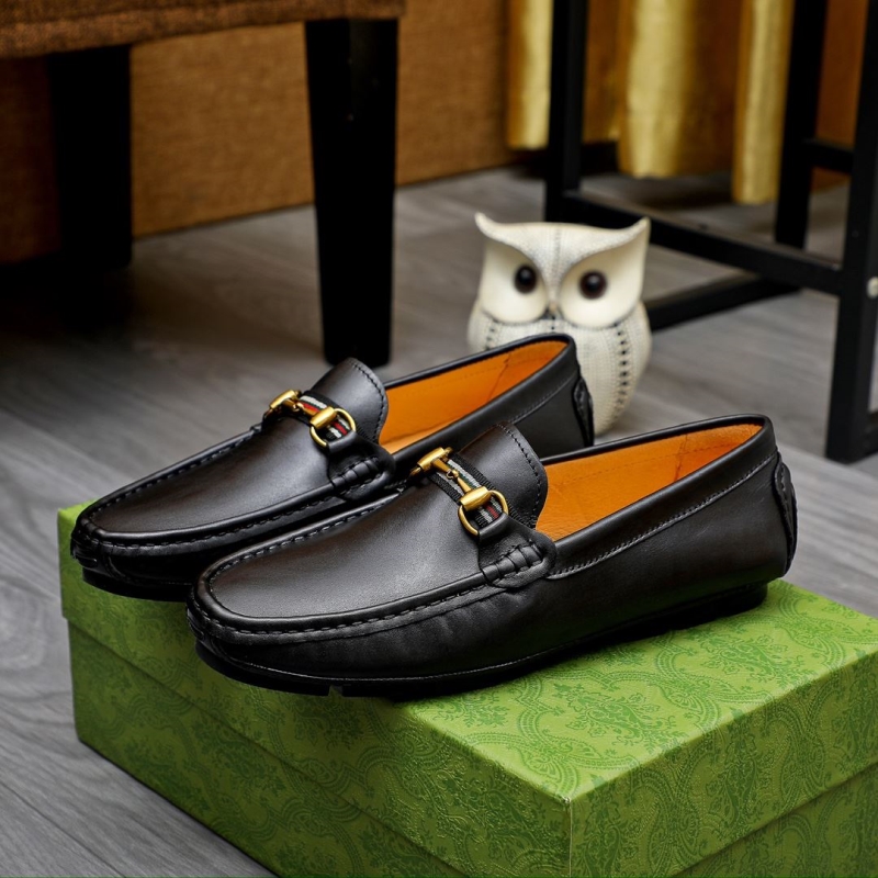 G*u*i leather shoes